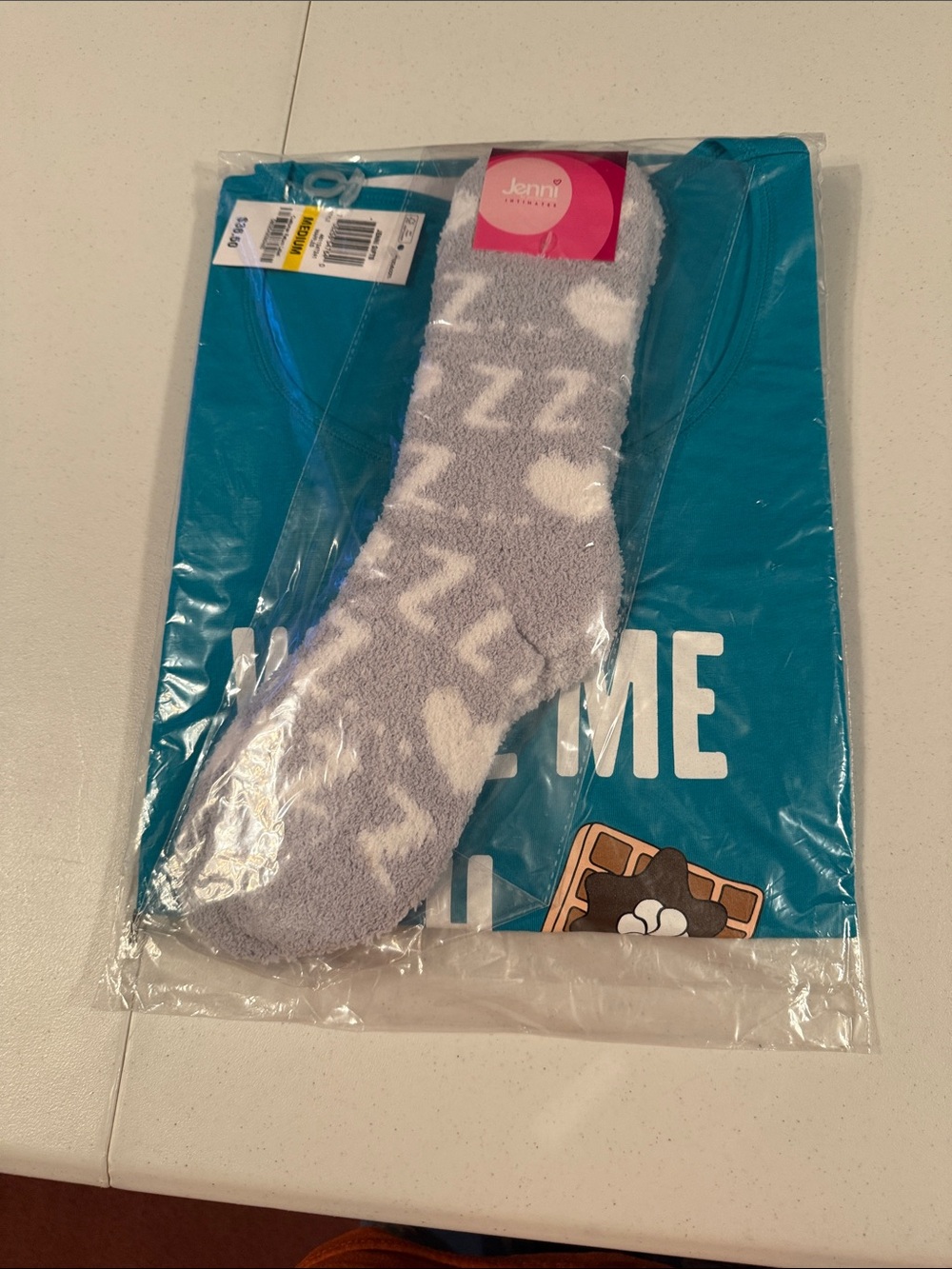 Jenni by Jennifer Moore Sleep Dress and Gray Fuzzy Socks PJ Set